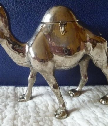 tirelire  dromadaire  vintage  en  métal argenté