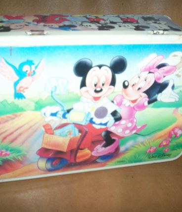 BOITE métal tole ancienne vintage disney 