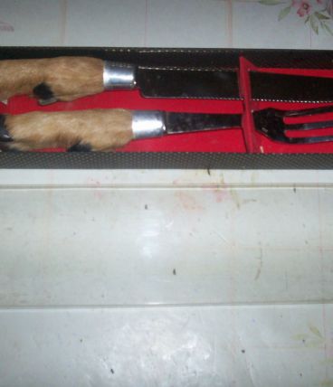 COFFRET CHASSE COUTEAU ET FOURCHETTE A GIGOT MANCHE PATTES DE BICHES 