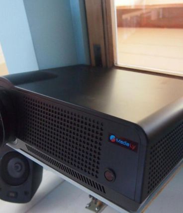 Vidéoprojecteur MEDIALY Z500 projecteur à leds HD