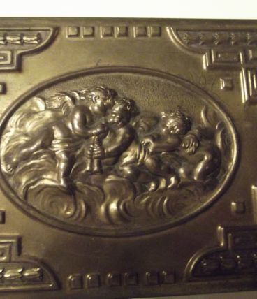 petite boite recouverte laiton  anges