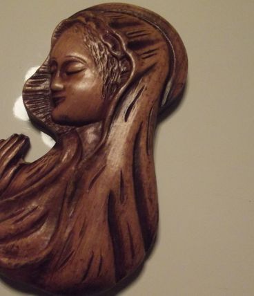 figurine vierge sculptée en bois