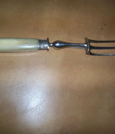 ancienne fourchette à gigot metal et corne de vache 