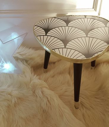 Petite table tripode noir et dorée