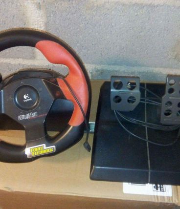 Volant et pédales Logitech Wingman