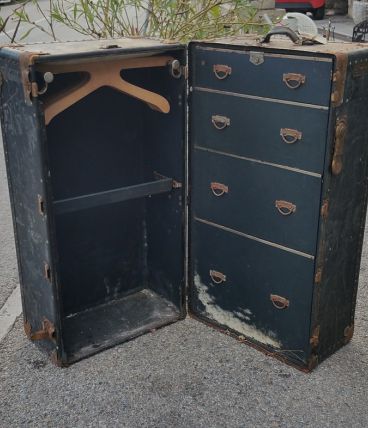 Male cabine Hartmann