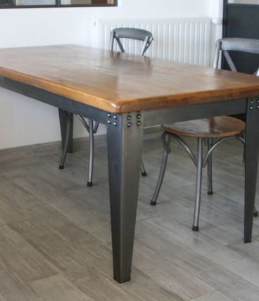 Table industrielle bois massif et acier
