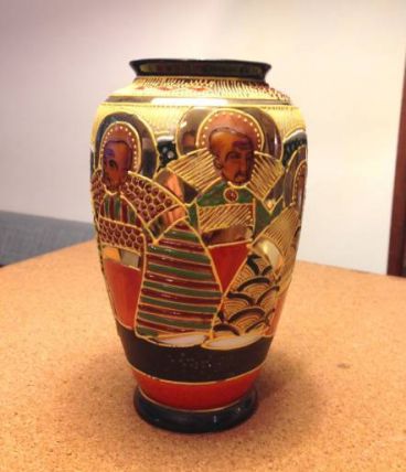 Vase en porcelaine japonaise Décor Satsuma noir