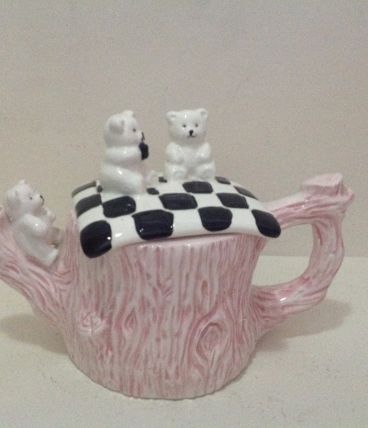 Théiere décorative.