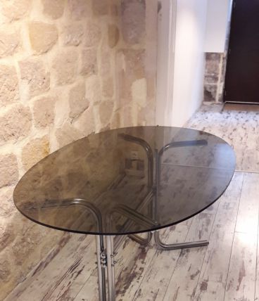 table en verre fumé forme oblongue pied chromé années 70
