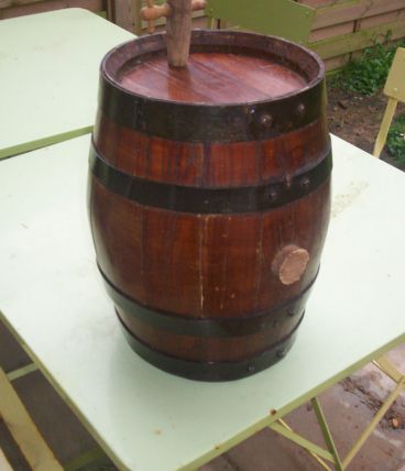 TONNEAU A VIN 12 A 15 LITRE ENVIRON 