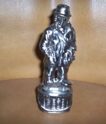 BRIQUET DE TABLE PHOTOGRAPHE METAL 15 CM DE HAUT