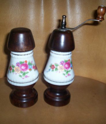 lot moulins poivre et sel en bois et céramique 