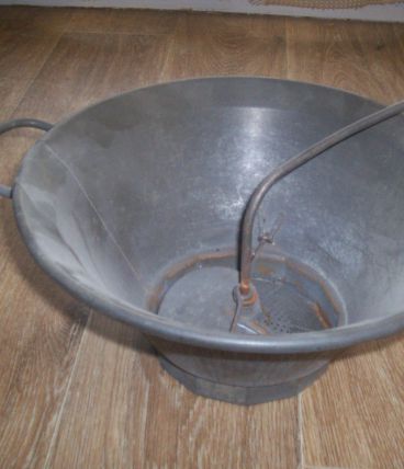 ANCIEN ET GRAND PRESSE PUREE années 1950/60