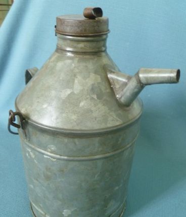 ancien bidon  d'huile années  50