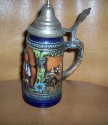 chope ancienne ceramique 16 cm de haute et en relief 