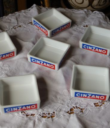 Coupelle aperitive publicitaire marque CINZANO