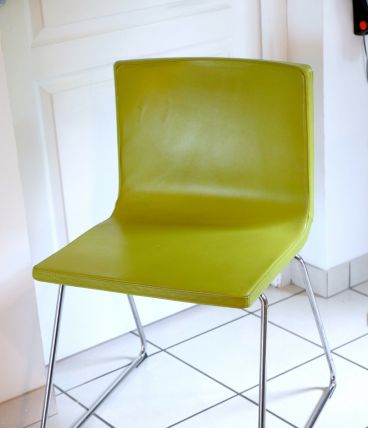 Chaise design en cuir (vert)