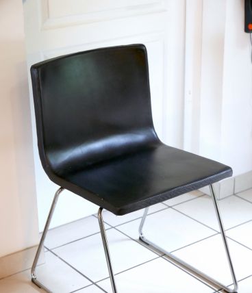 Chaise design en cuir (noir)