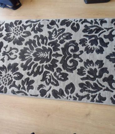 Tapis noir et blanc