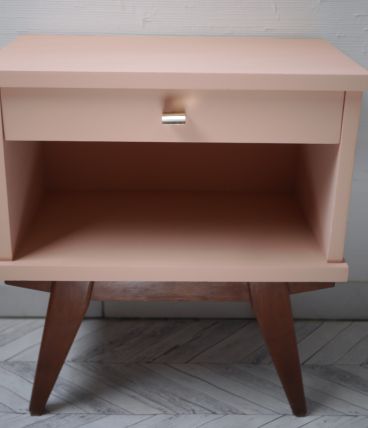 Adorable chevet vintage saumon