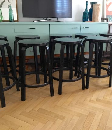 Tabourets High 64 de Alvar Aalto 