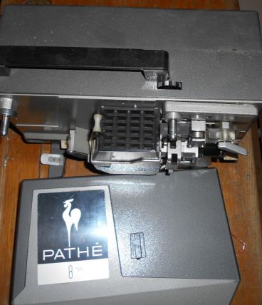 Projecteur PATHE - 8 mm - type PA8