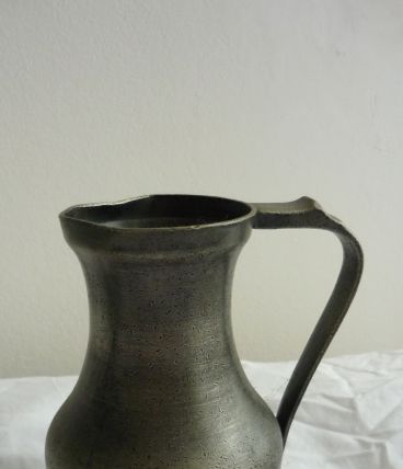 Pichet en étain