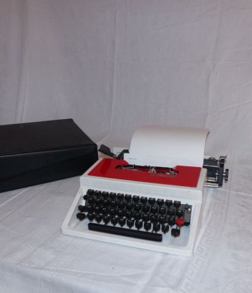 MACHINE À ÉCRIRE SUPER MISSIVE VINTAGE  