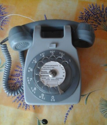Téléphone vintage à Cadran