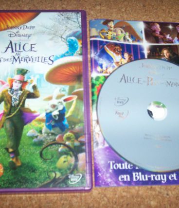 DVD ALICE AU PAYS DES MERVEILLES johnny depp walt disney 