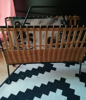 porte revues en fer forgé et osier années 60