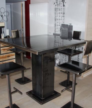 Table Haute Ferronnerie d'Art + 6 tabourets