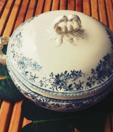 Soupière GIEN - Bouquet de roses - blanc bleu