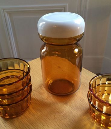 Bocal verre ambré et 5 coupelles assorties