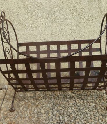 porte  revue  en metal , vintage