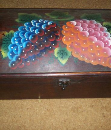 PETIT COFFRE EN BOIS RUSTIQUE 45cm  SUR 20 ENVIRON 