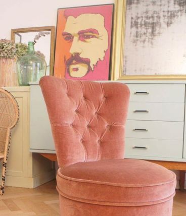 Fauteuil crapaud velours vintage rose poudré 1950's