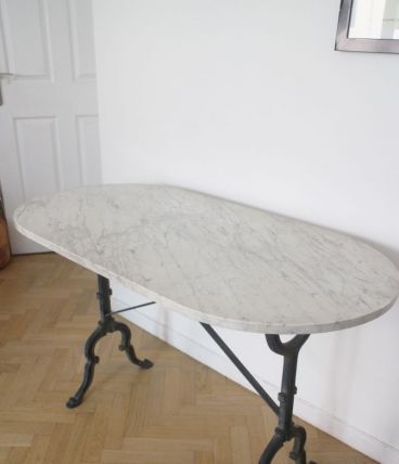 Table bistrot vintage ovale en marbre