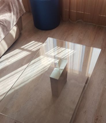 Table basse en verre imitation béton