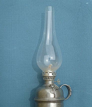 lampe  a petrole  étain 