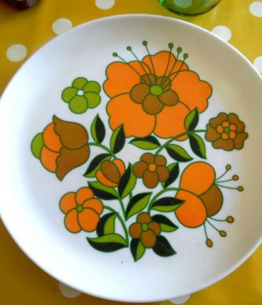 cinq assiettes vintages tefal