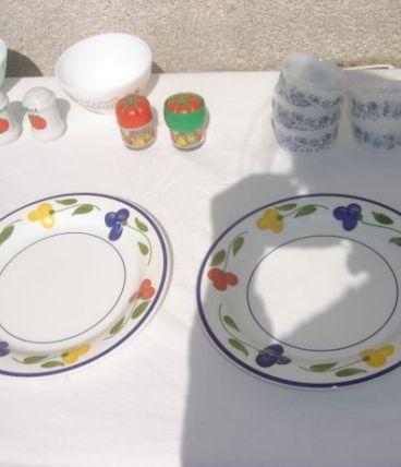 Lot de 2 Assiettes décor fleurs TOTAL VINTAGE