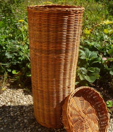 panier  ,  boite  en osier , vintage
