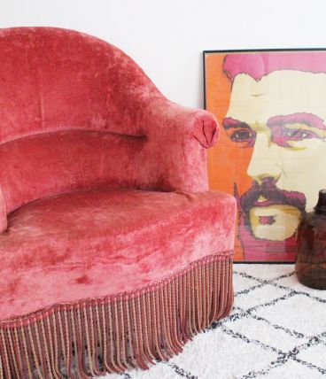 Fauteuil crapaud en velours bordeaux années 60