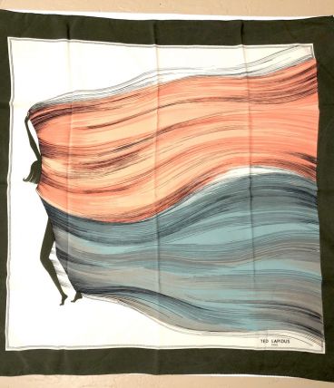 Foulard en  soie Ted Lapidus