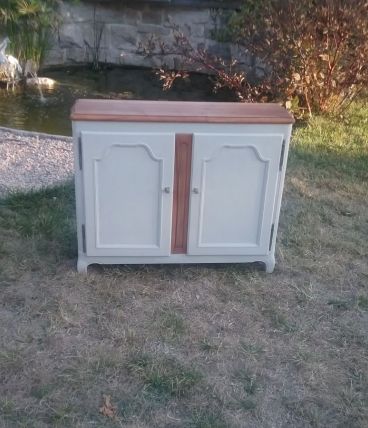 Meuble étroit à 2 portes