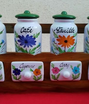 Jolie étagère à épices 