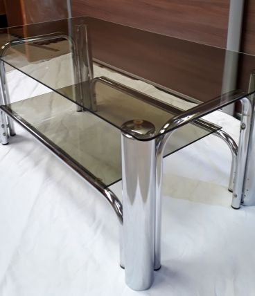 petite table basse en verre fume  1970