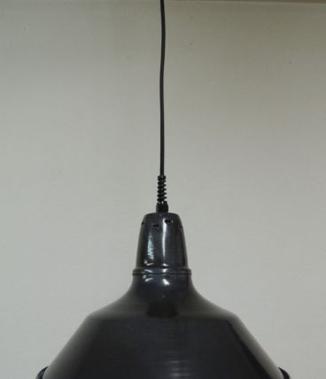 Suspension industrielle en tôle émaillée années 50-60